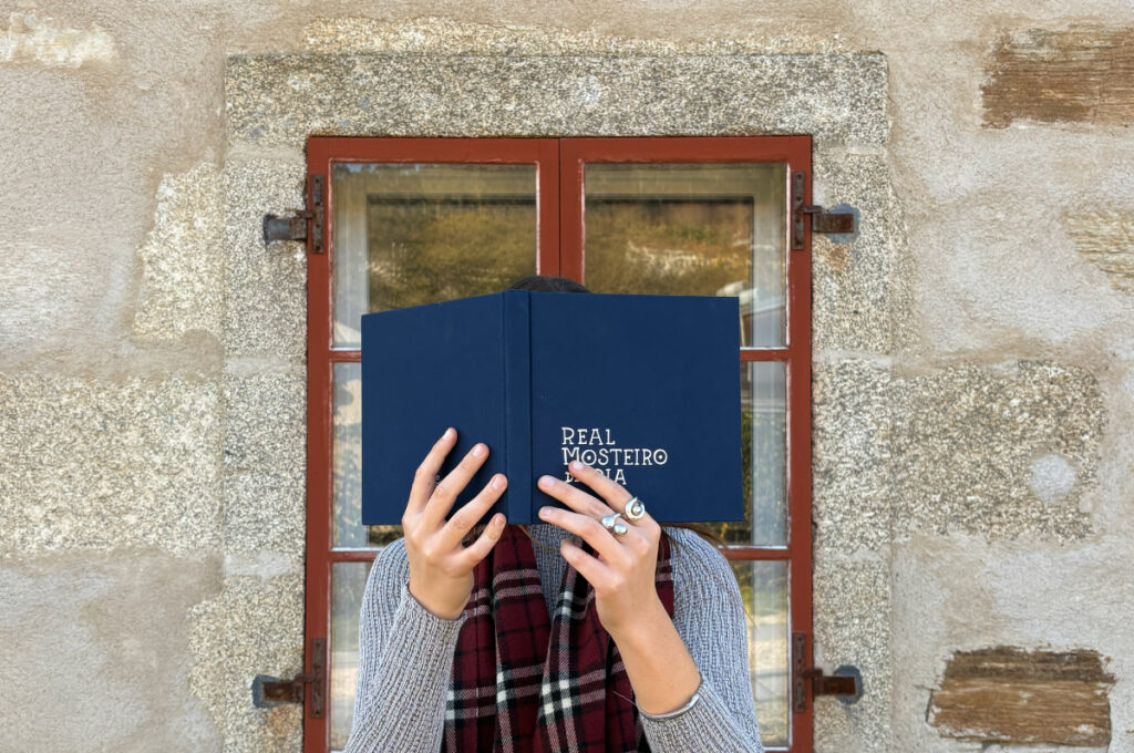 Un dos libros da nosa editorial serra da groba